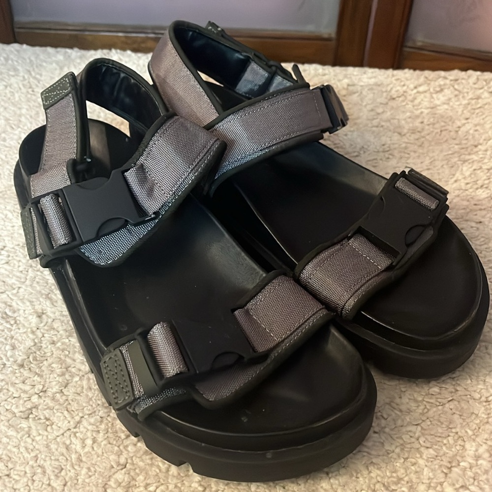 ZARA Metal Buckle Strappy Ladies sandals - Picture 2 of 8